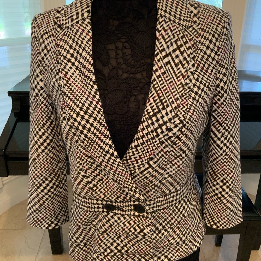 Beautiful Houndstooth jacket